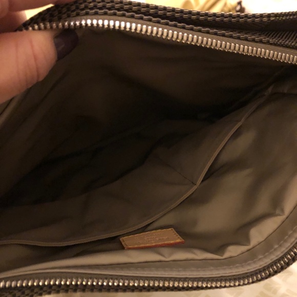 Like brand new men’s lv messenger bag - Picture 7 of 9